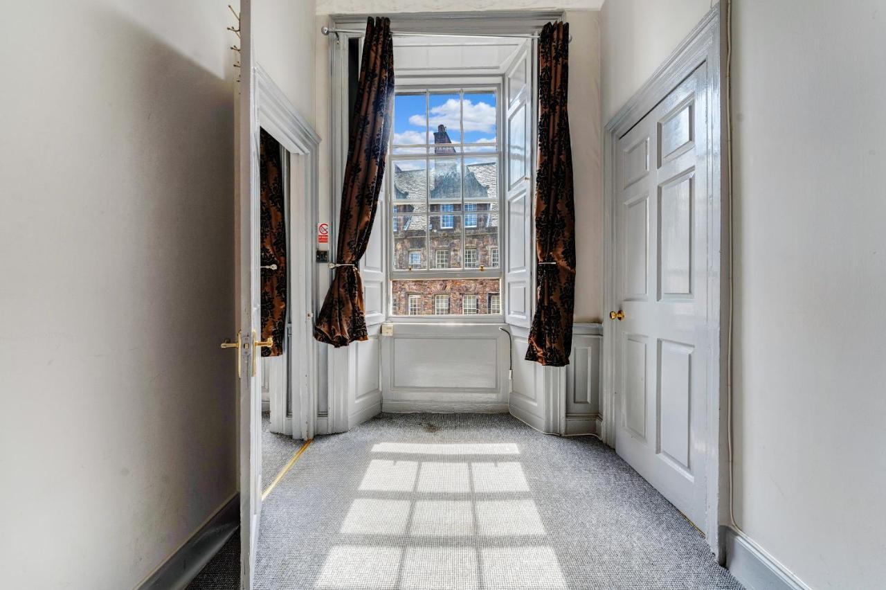 Unique 2 Bedroom Castle Suite Apartment - Near Edinburgh Castle & Royal Mile Exterior photo
