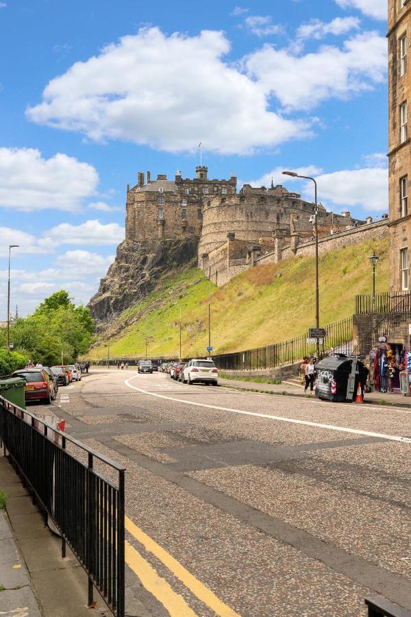 Unique 2 Bedroom Castle Suite Apartment - Near Edinburgh Castle & Royal Mile Exterior photo