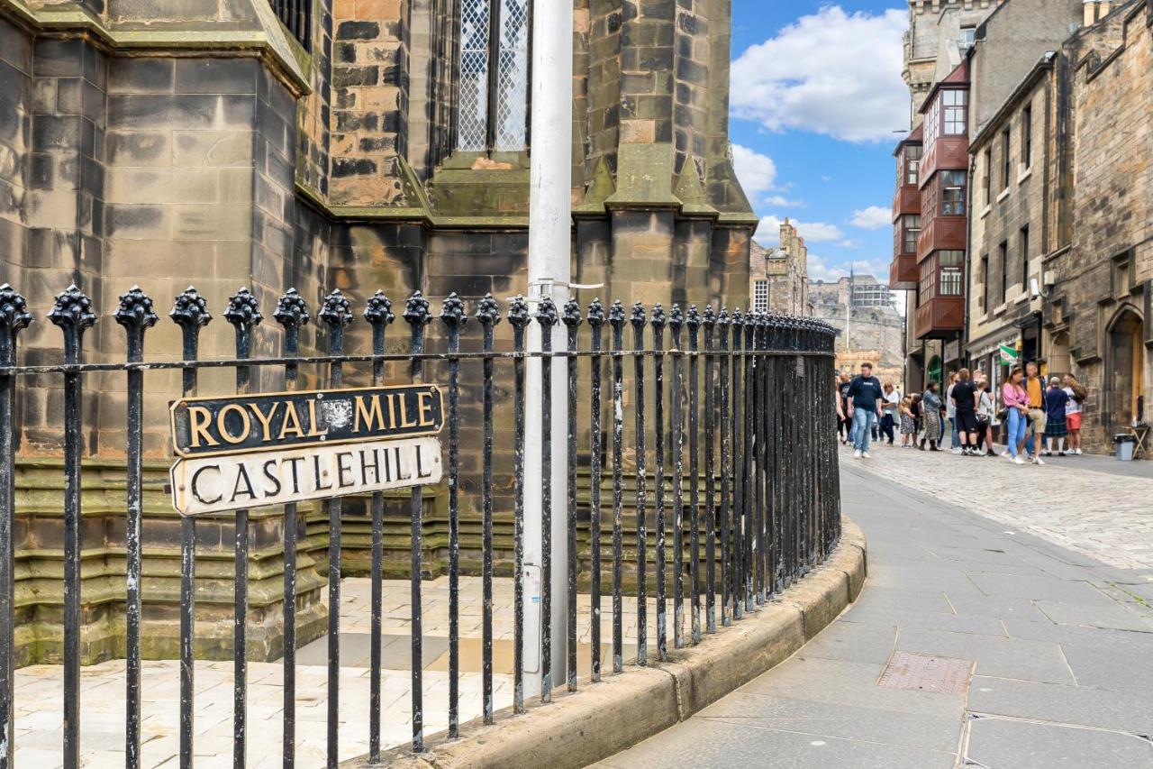 Unique 2 Bedroom Castle Suite Apartment - Near Edinburgh Castle & Royal Mile Exterior photo
