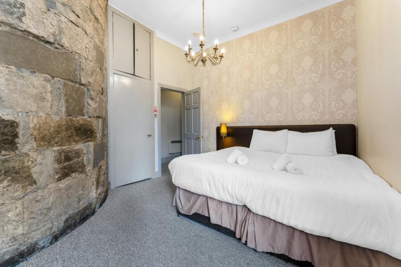 Unique 2 Bedroom Castle Suite Apartment - Near Edinburgh Castle & Royal Mile Exterior photo