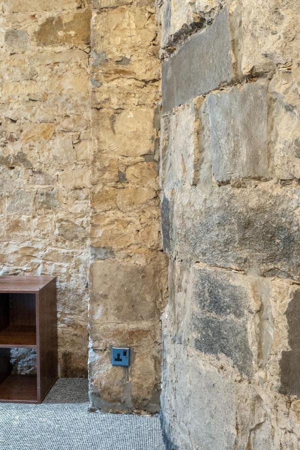 Unique 2 Bedroom Castle Suite Apartment - Near Edinburgh Castle & Royal Mile Exterior photo