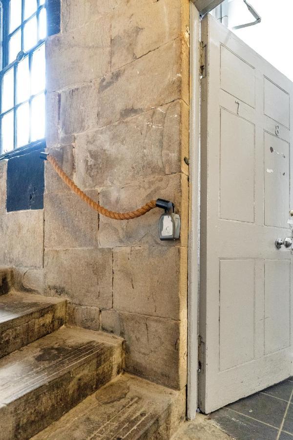 Unique 2 Bedroom Castle Suite Apartment - Near Edinburgh Castle & Royal Mile Exterior photo